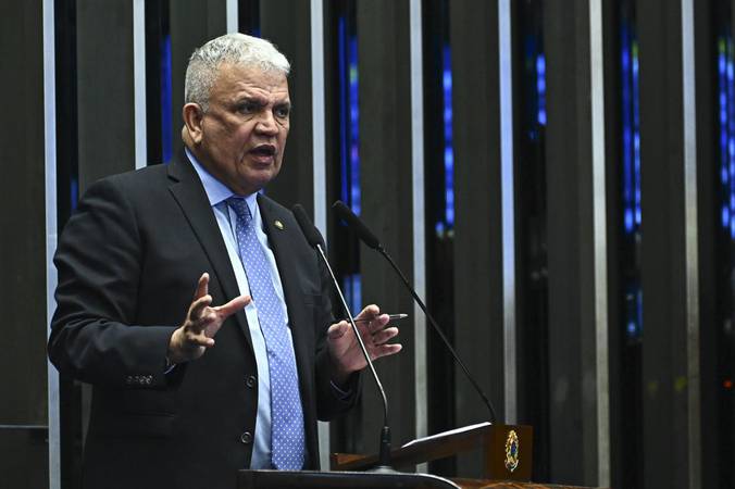 Proposta quer obrigar pais a supervisionarem o uso da internet por crianças e adolescentes